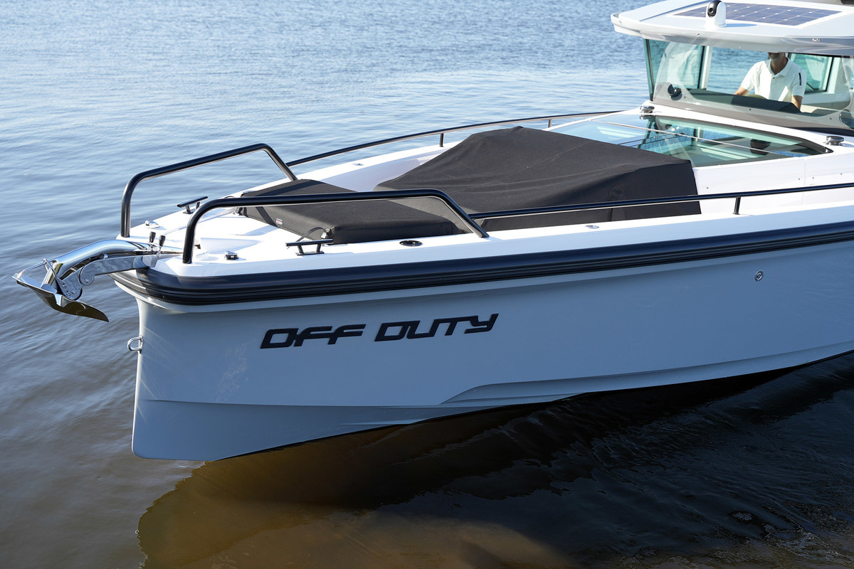 Axopar 37 XC Cross Cabin Mediterrana Edition