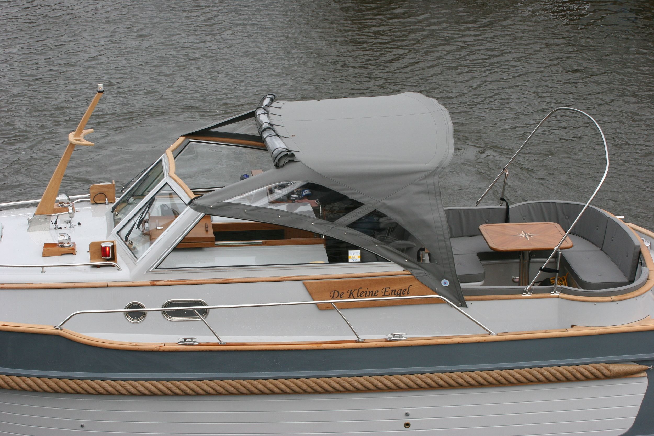 Menken Newport Bass