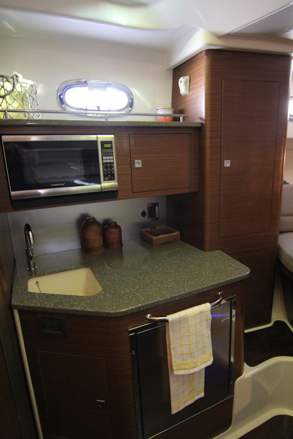 Boston Whaler 345 Conquest