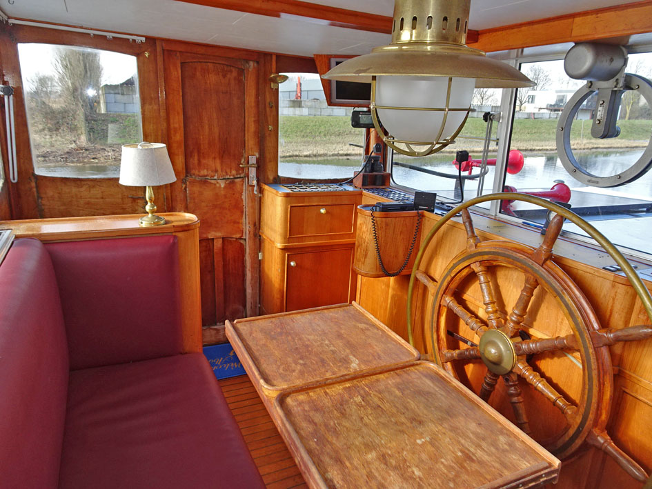 Luxe Motor 36.72, CBB Rijn