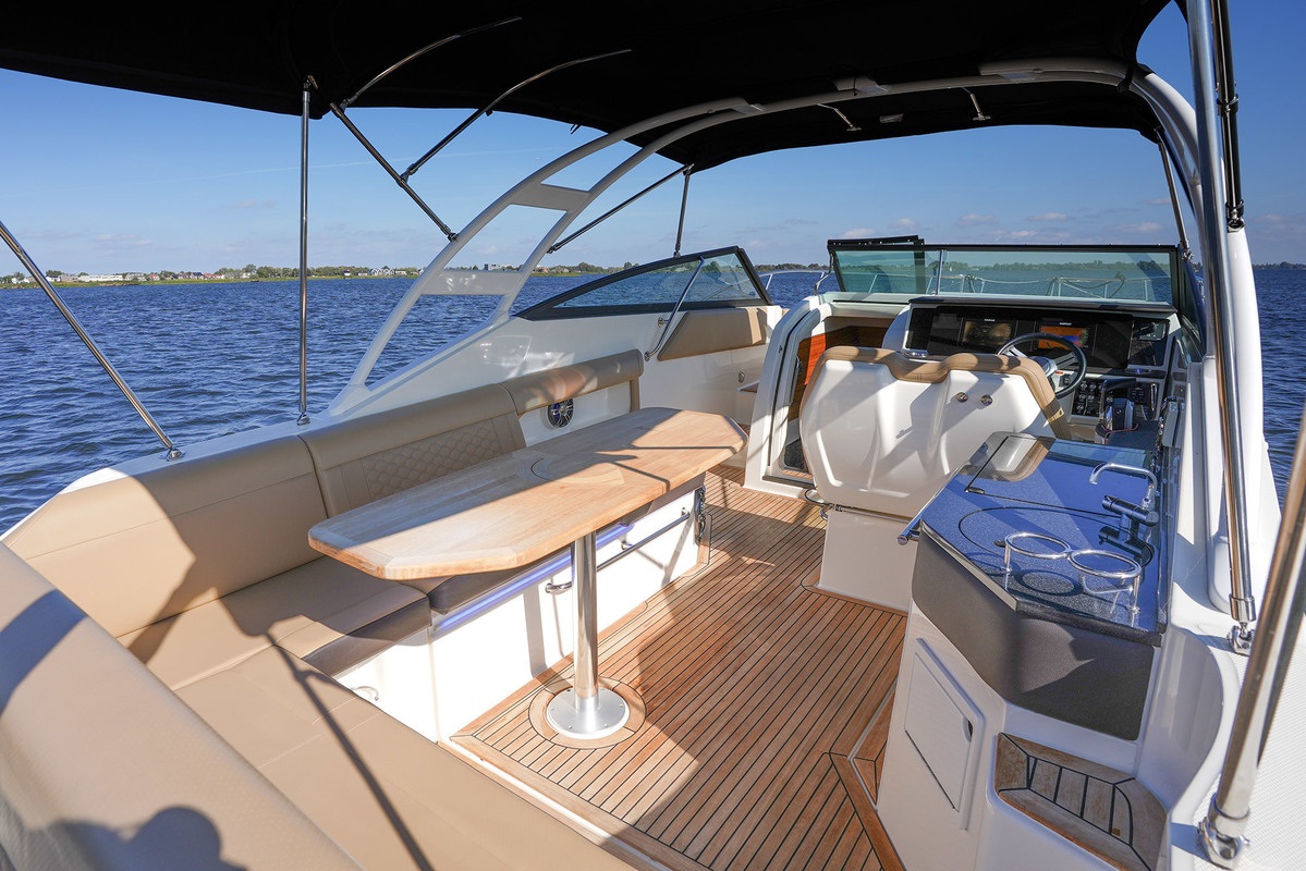 Sea Ray Sundancer 290
