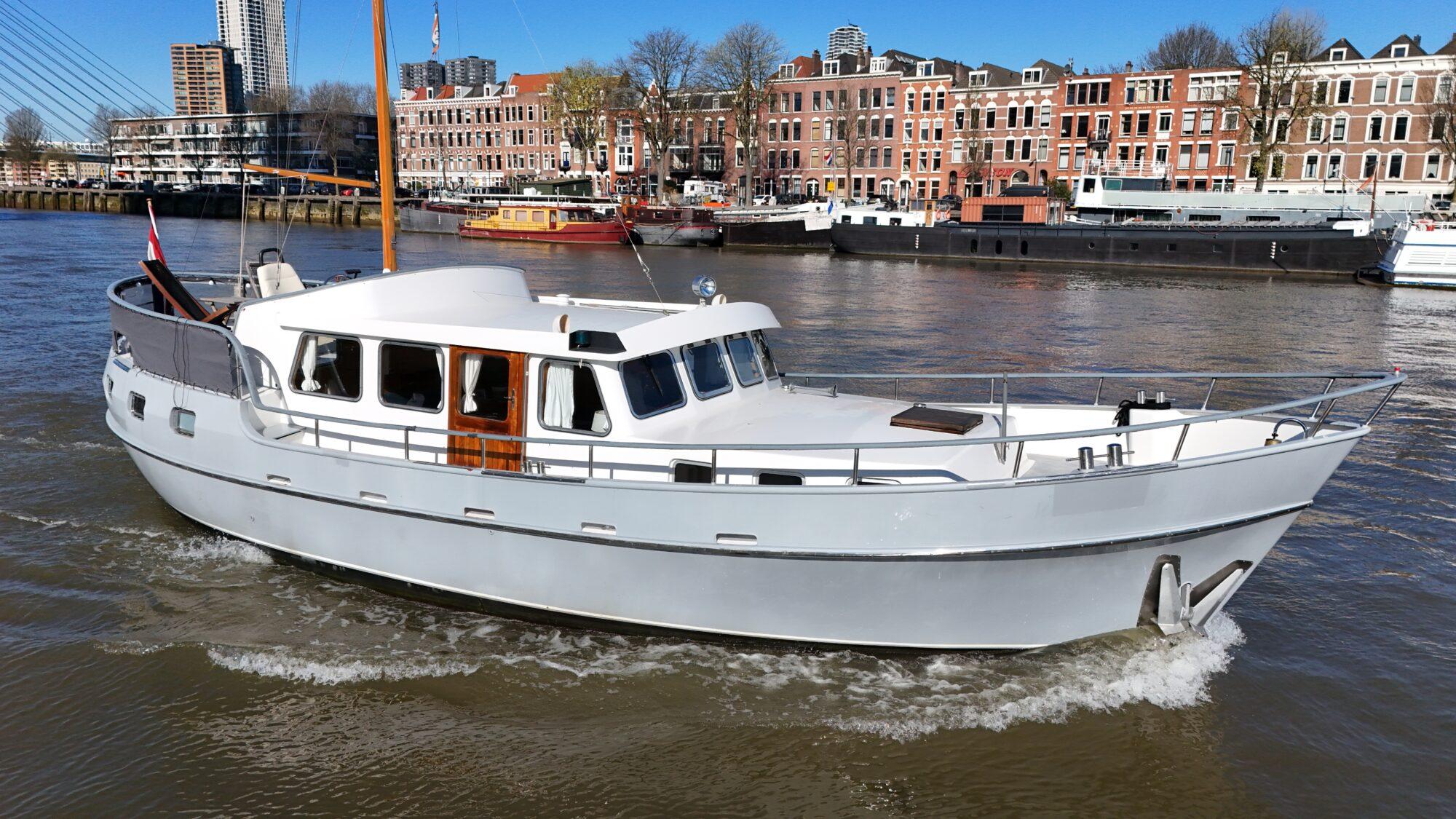 Pieter Beeldsnijder Pieter Beeldsnijder Rondspantkotter 12.85 AK