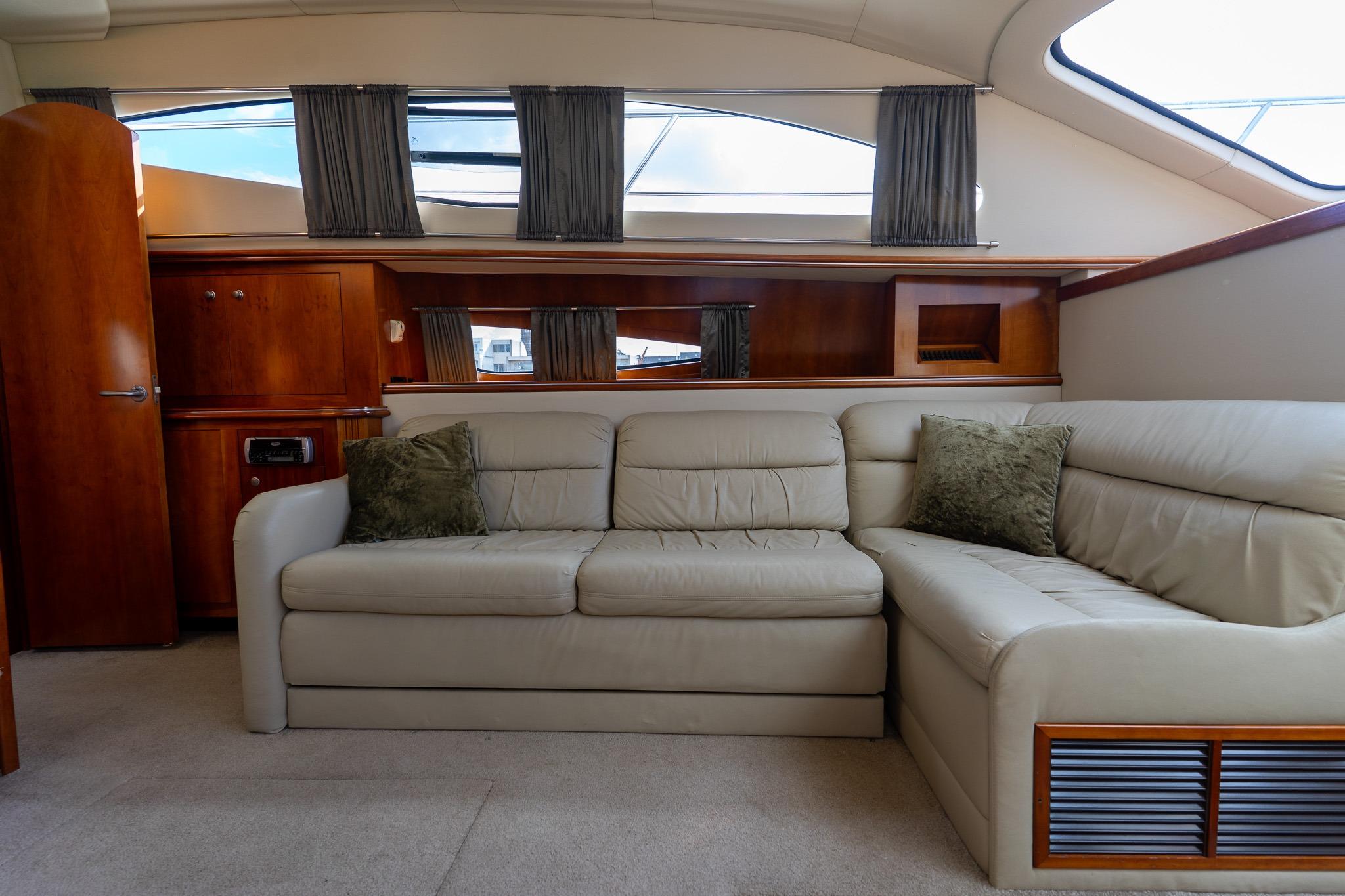 Cruisers Yachts 415 Express Motoryacht