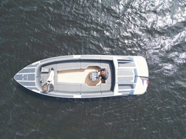 Vanvossen Tender 777 Inclusief Honda 80 PK