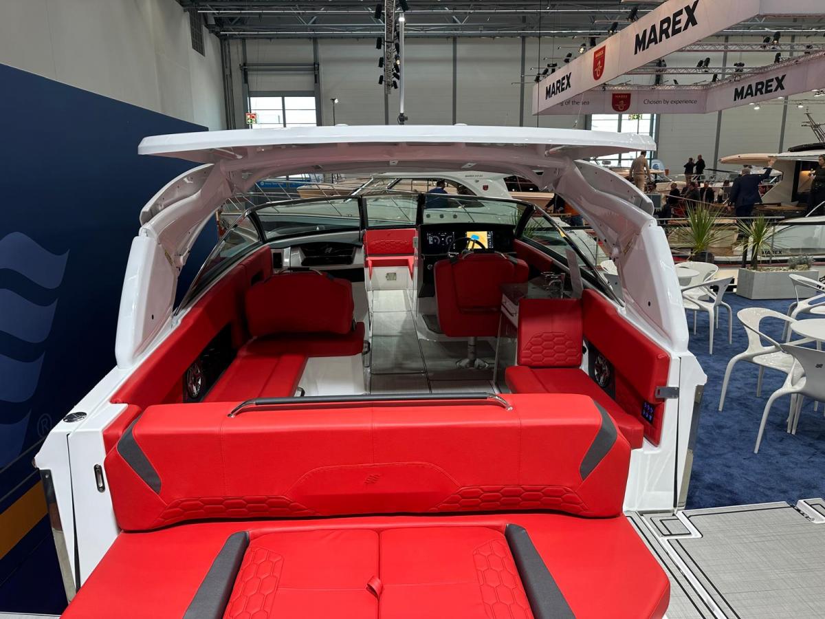 Four Winns H9 Bowrider