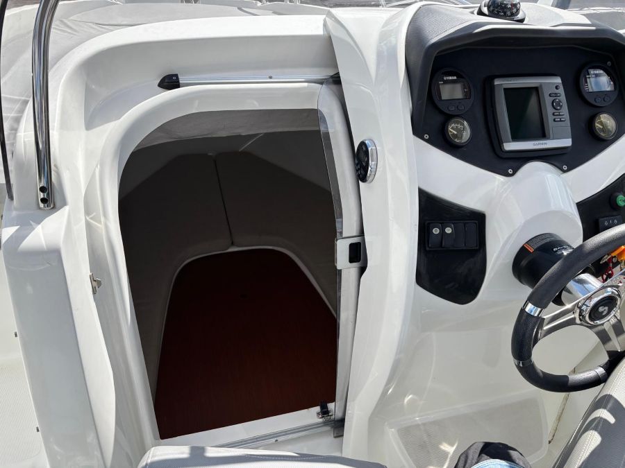 Beneteau Cabin Flyer 550