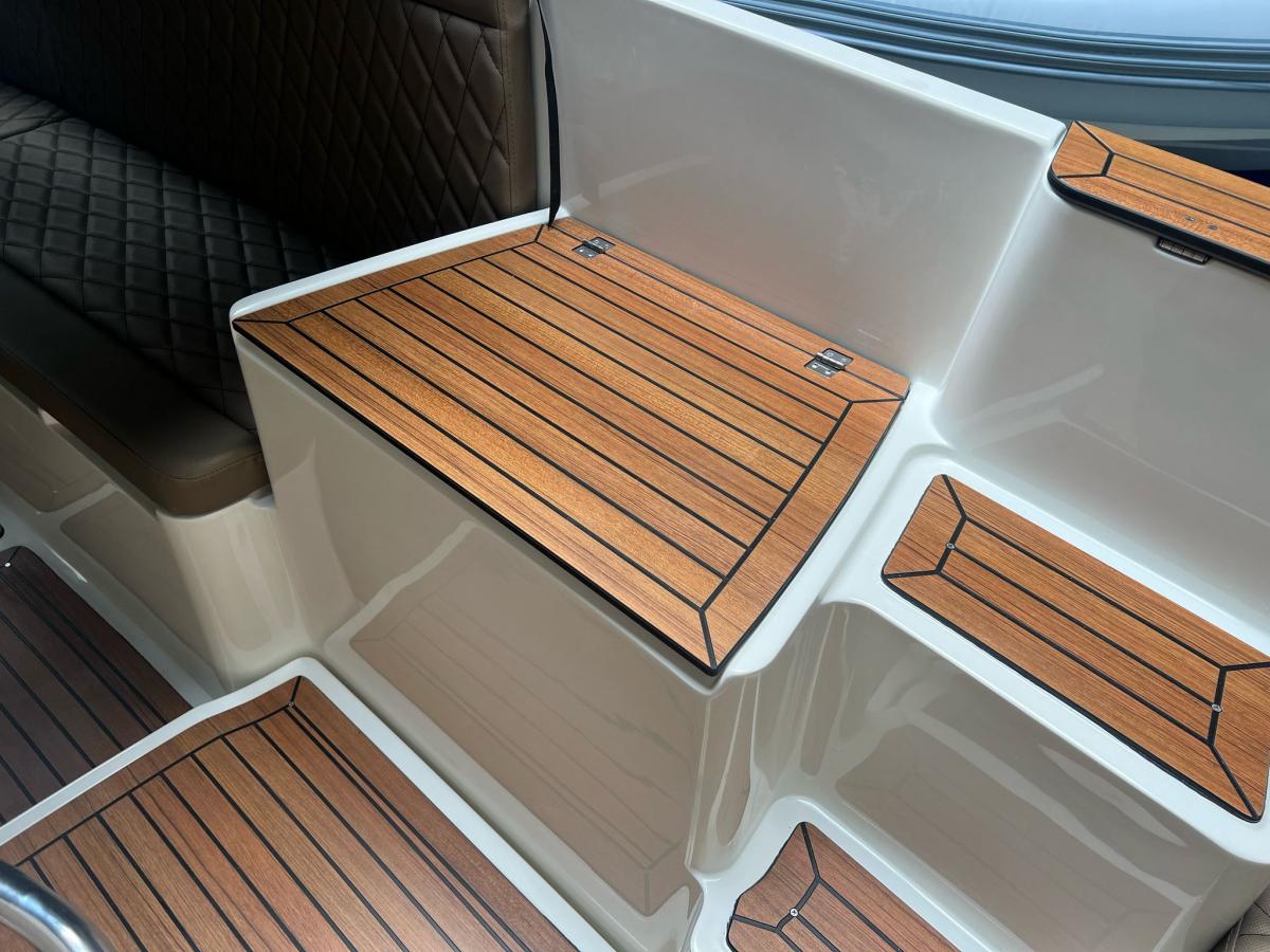 Oud Huijzer 740 Tender