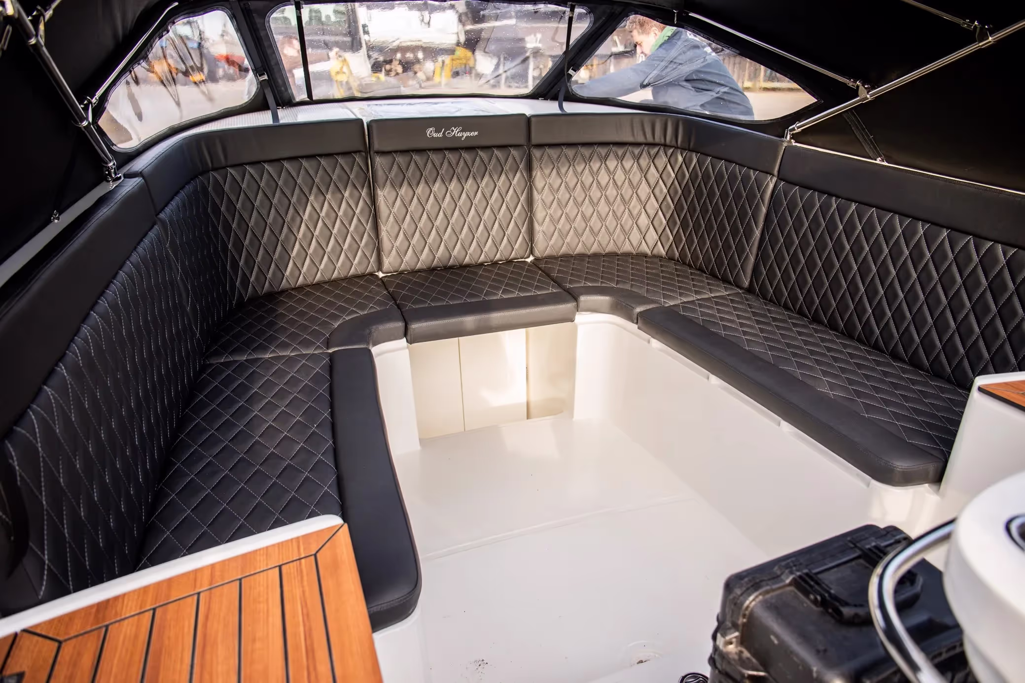 Oud-huijzer 740 Tender