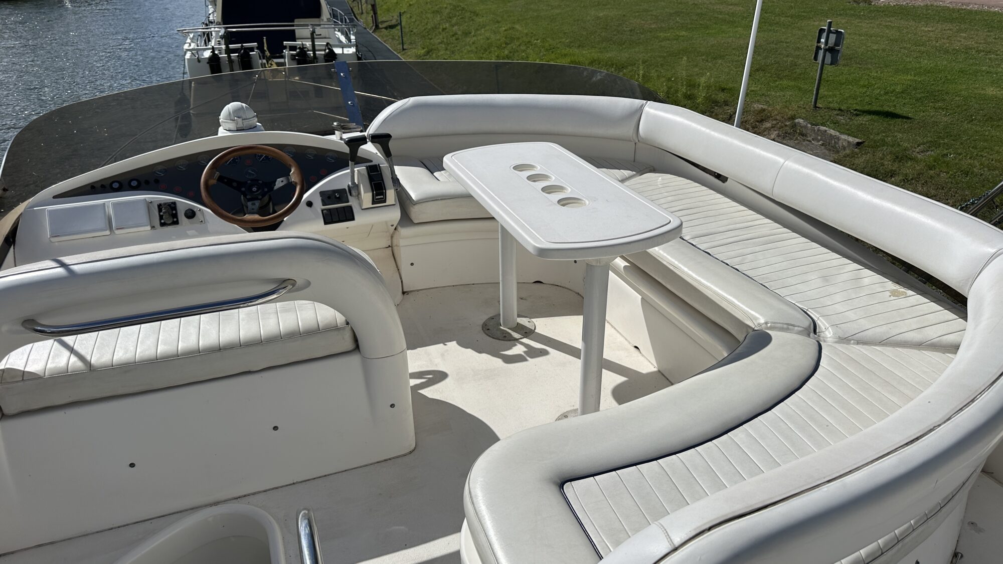 Fairline Phantom 40 Flybridge