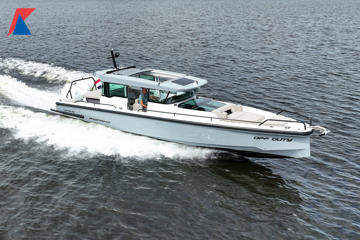 Axopar 37 XC Cross Cabin Mediterrana Edition