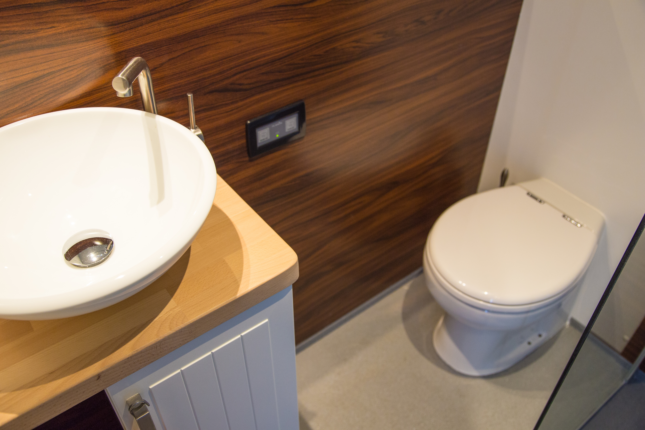 La Mare Houseboat Met Ligplaats Model DFS Aluminium