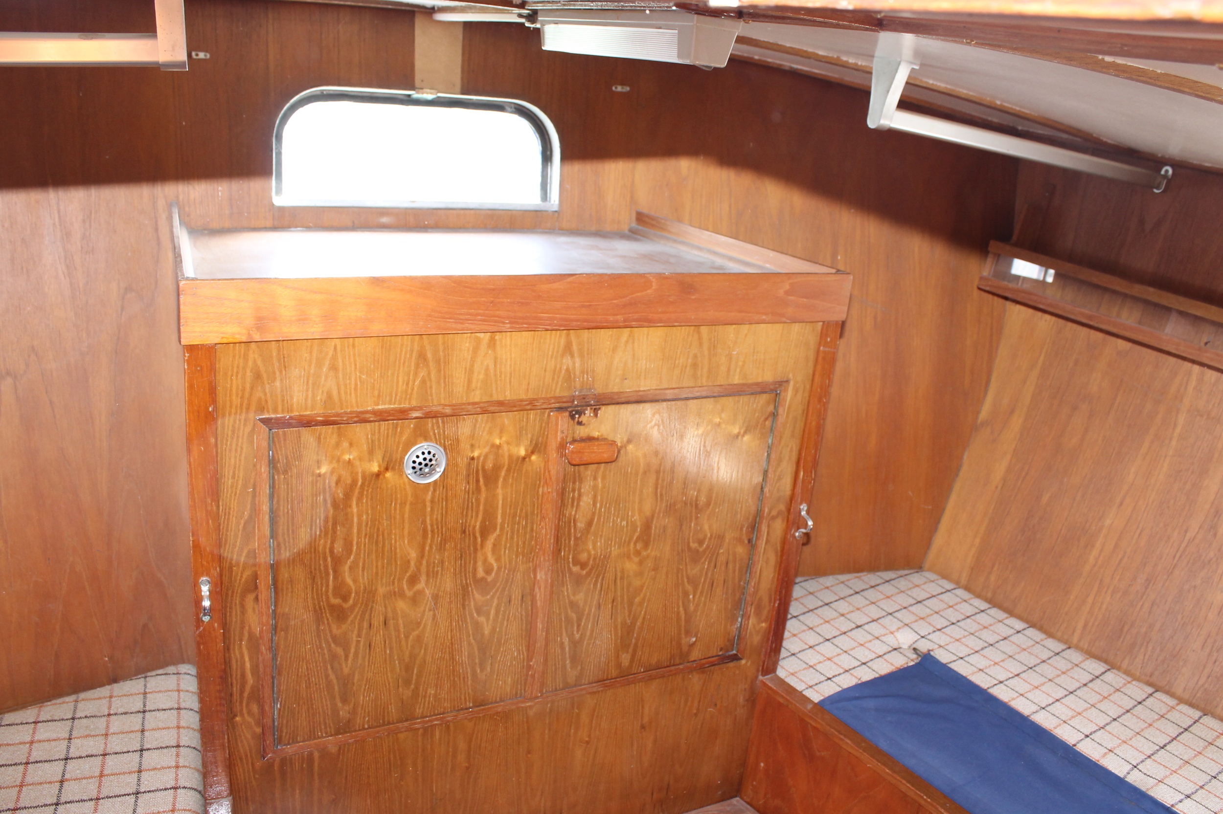 Pieter Beeldsnijder Gouwzee 3A