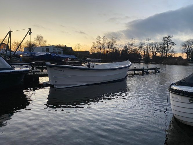 Steelfish 670 vaarklaar 60pk Honda