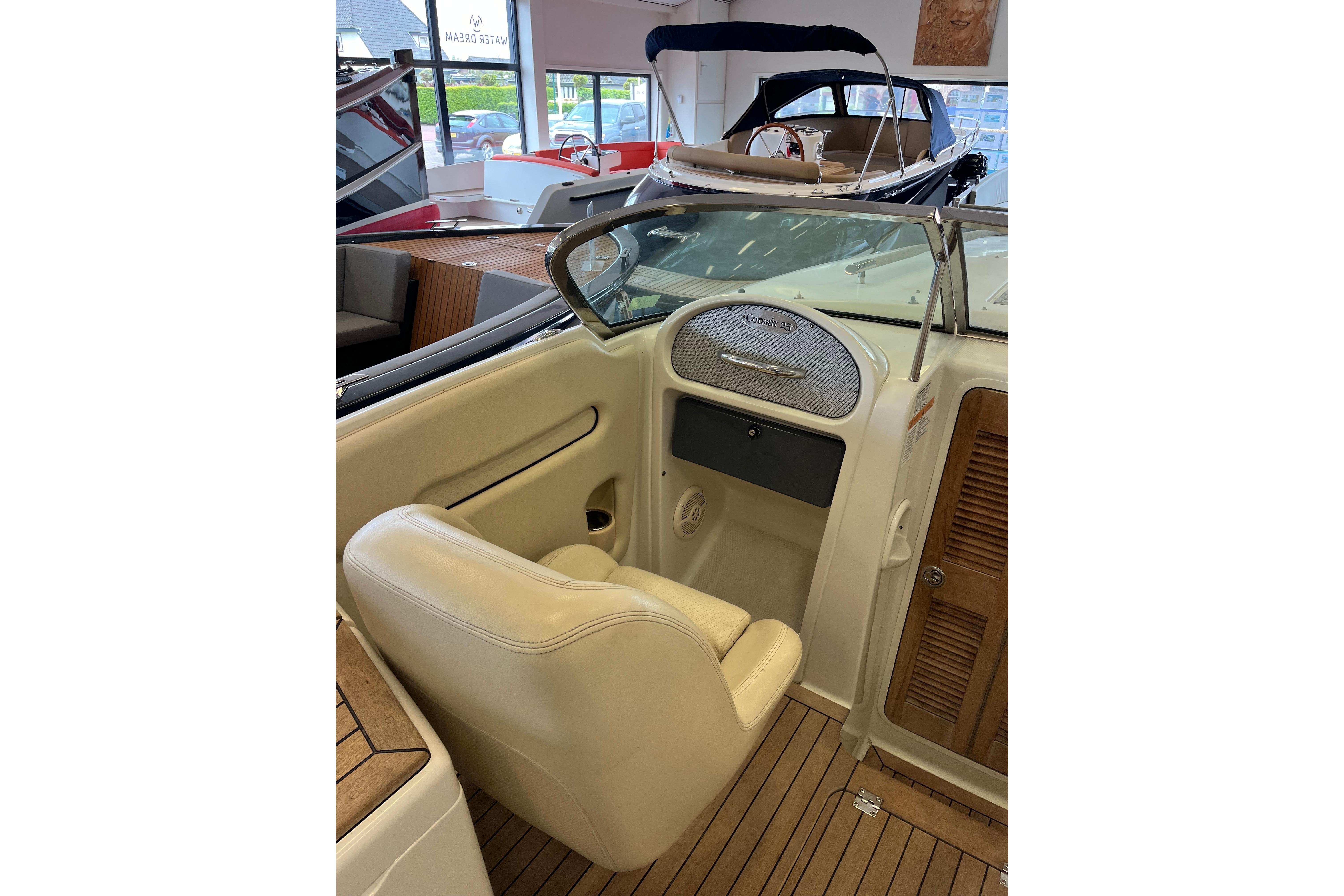Chris-Craft Corsair 25