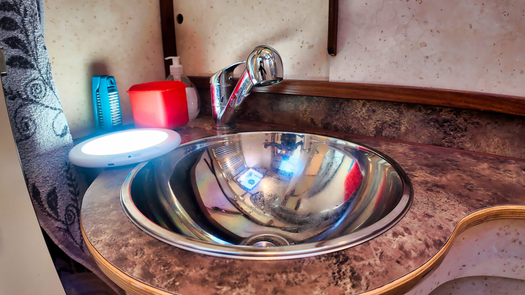 Bruce Roberts Euro 12.00 Flybridge