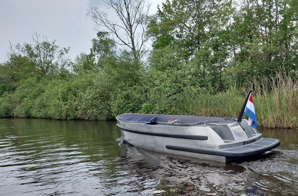 Van Vossen 670 tender occasion