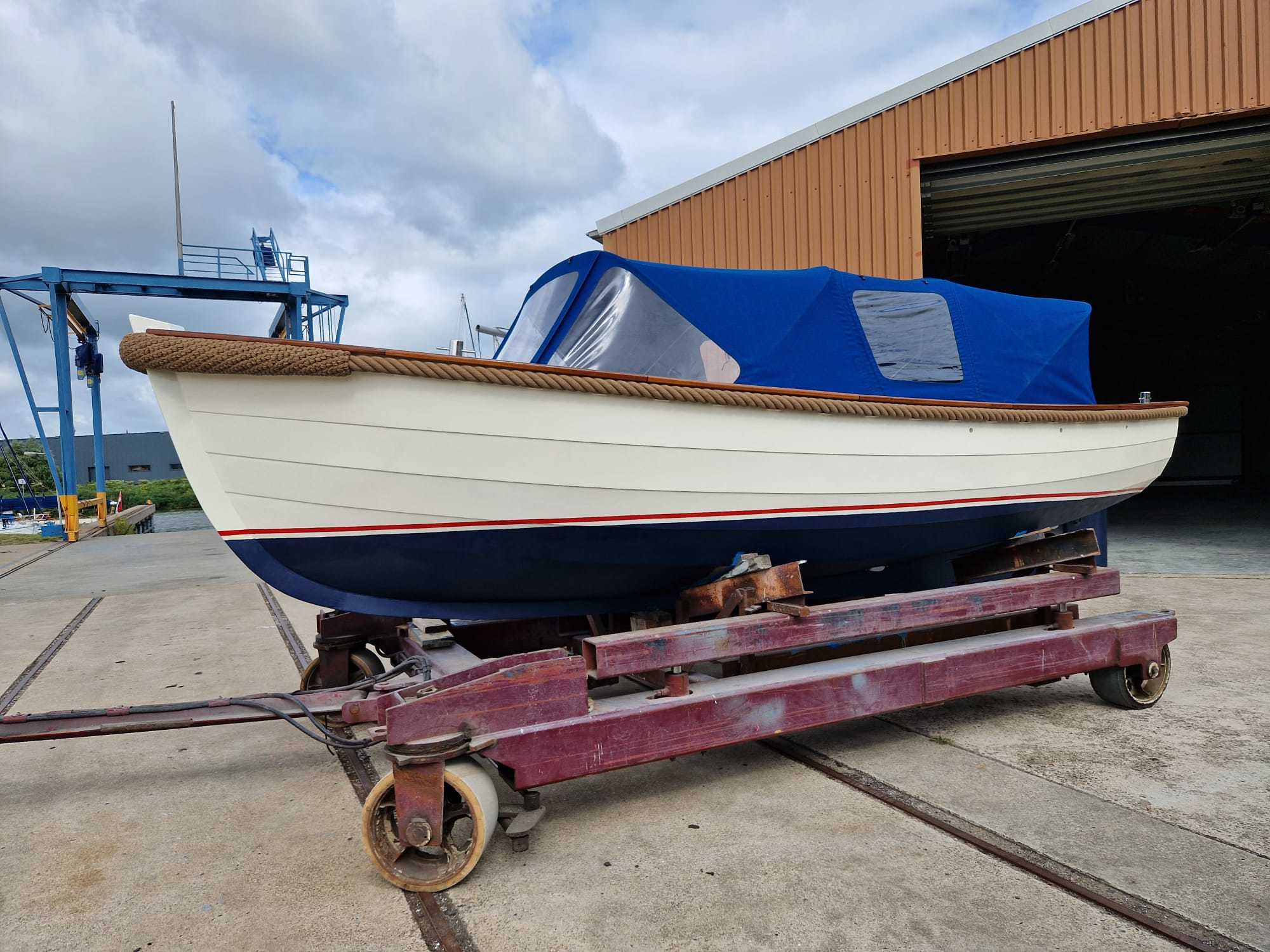 Overnaadse Sloep 750