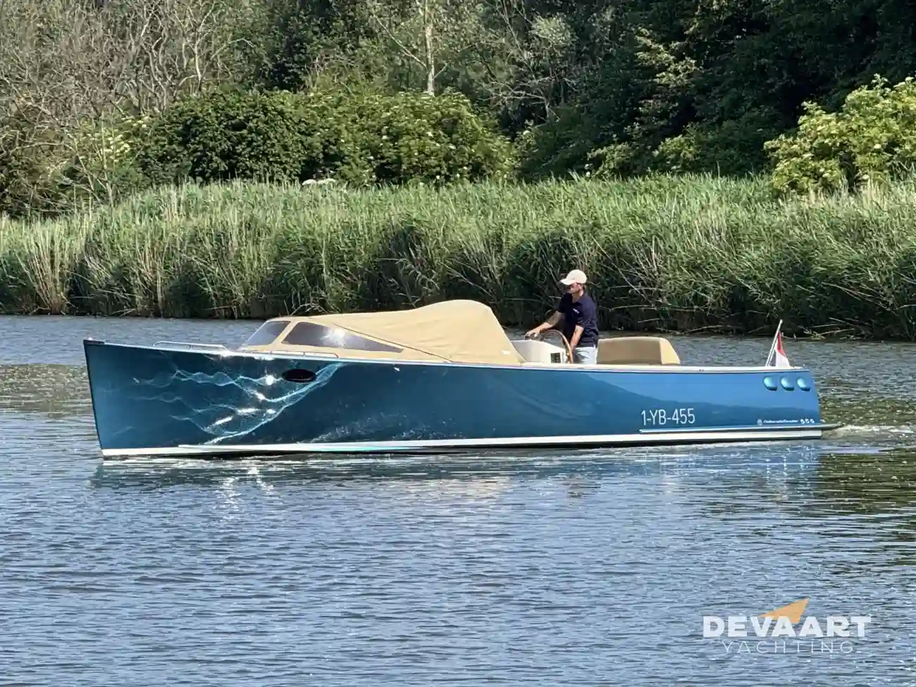 Admiral 28