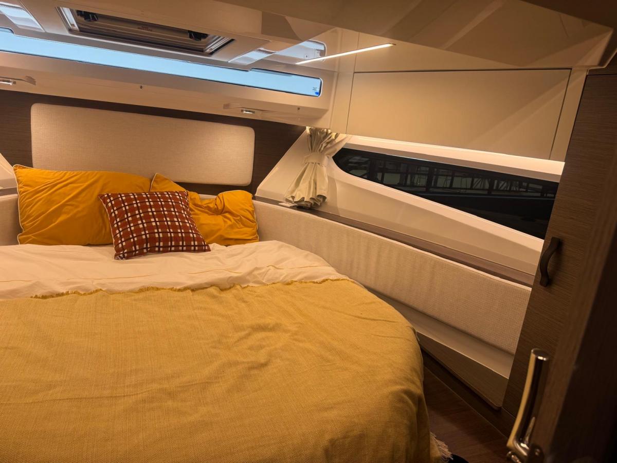 Jeanneau 1095 coupé serie 2