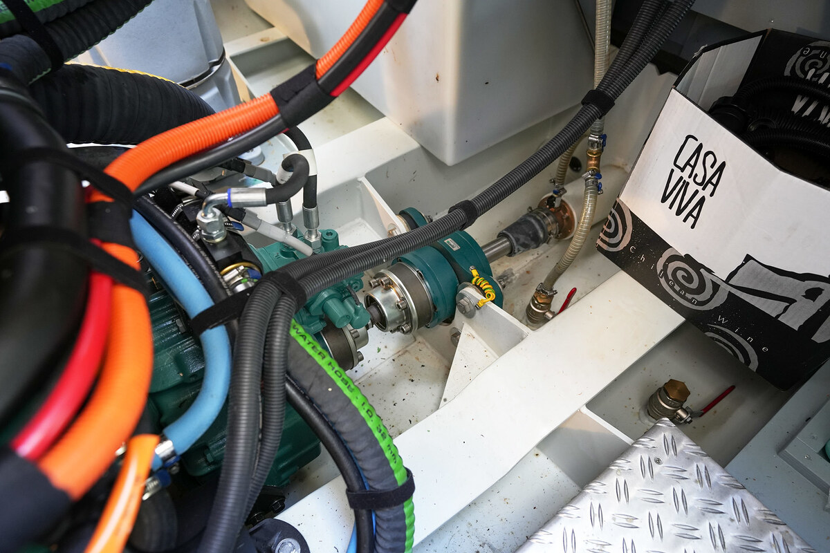 Linssen Grand Sturdy 410 AC Variotop met stabilisator