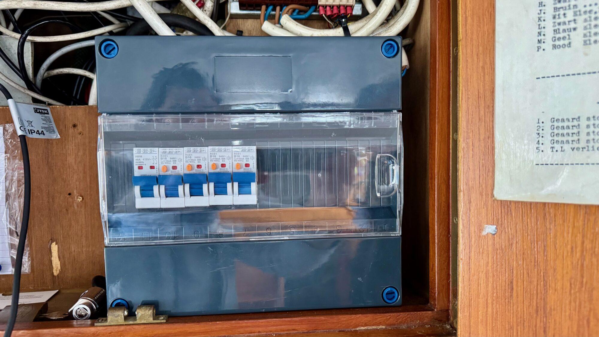 Pieter Beeldsnijder Pieter Beeldsnijder Rondspantkotter 12.85 AK