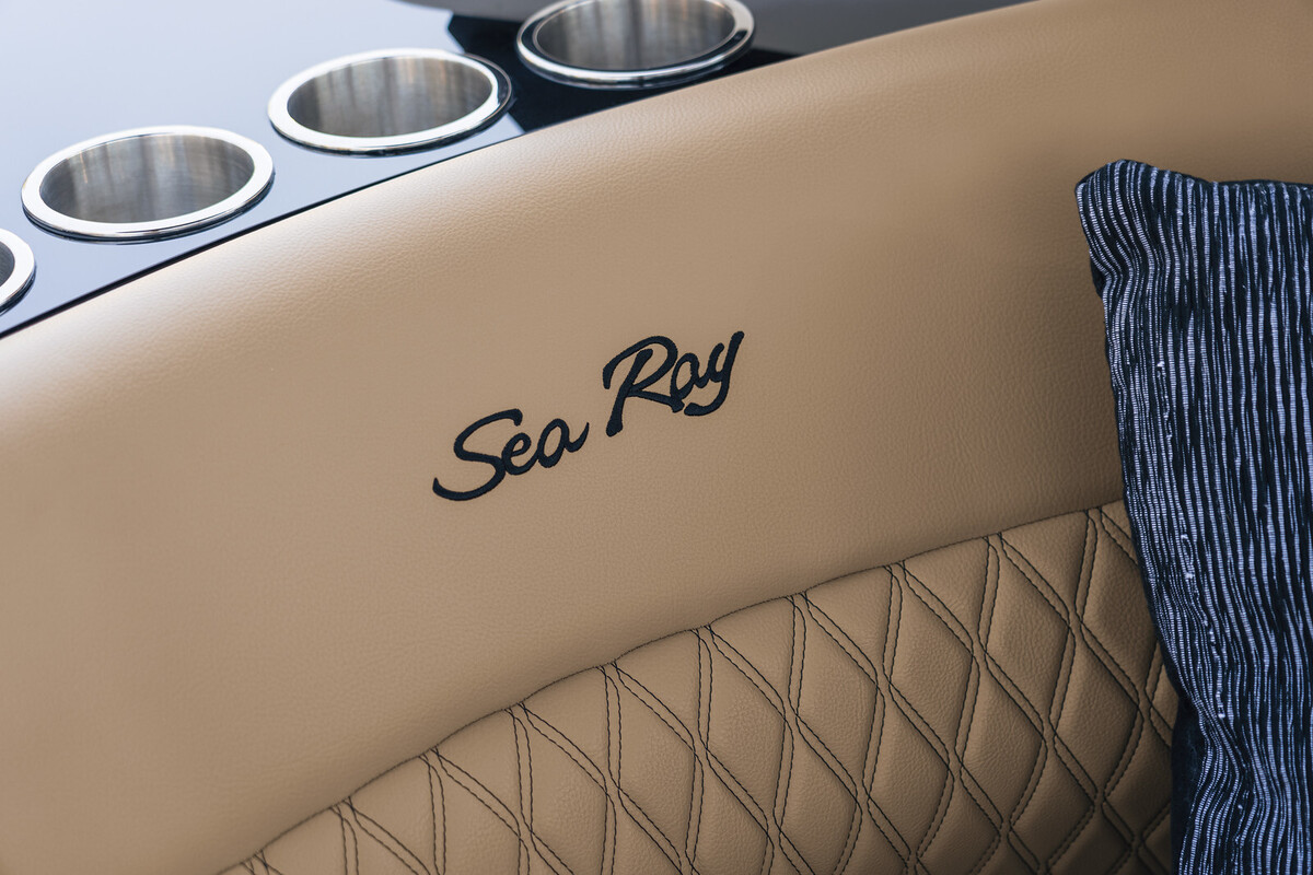 Sea Ray SLX 260 MY2025