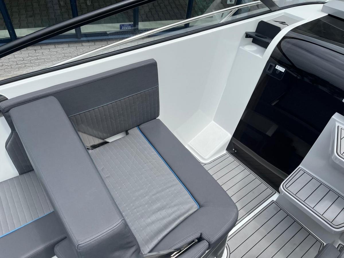 NorthMaster 685 Cruiser Cabin