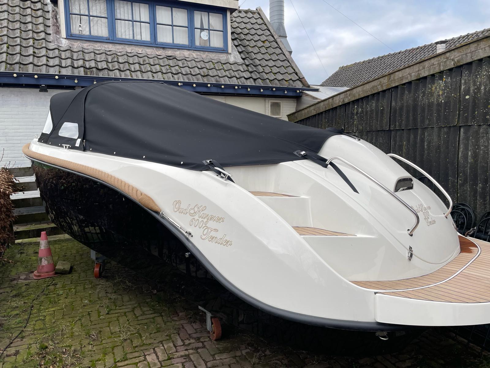Oud Huijzer 600 Tender vaarklaar 30pk