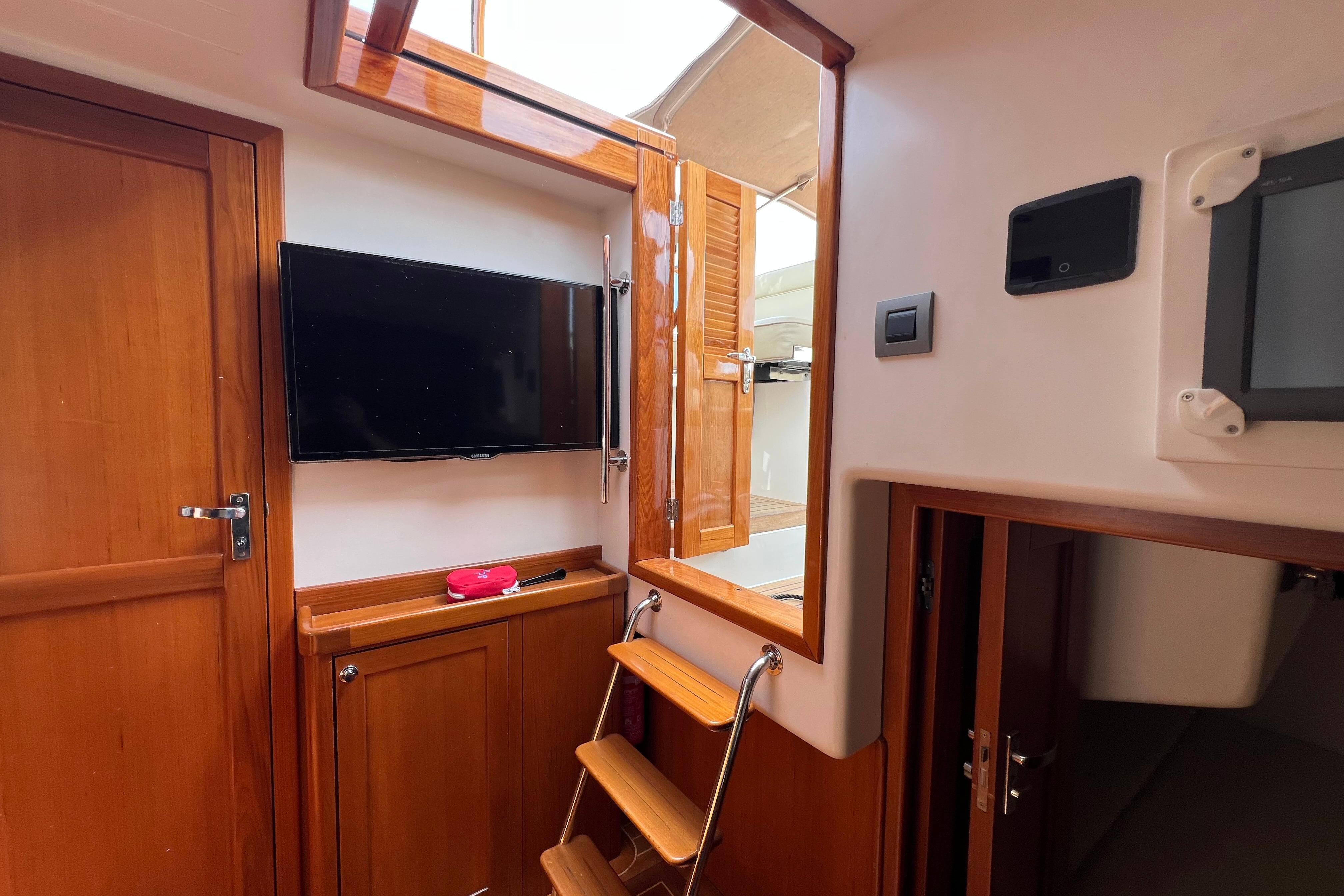 Long Island 40 Runabout