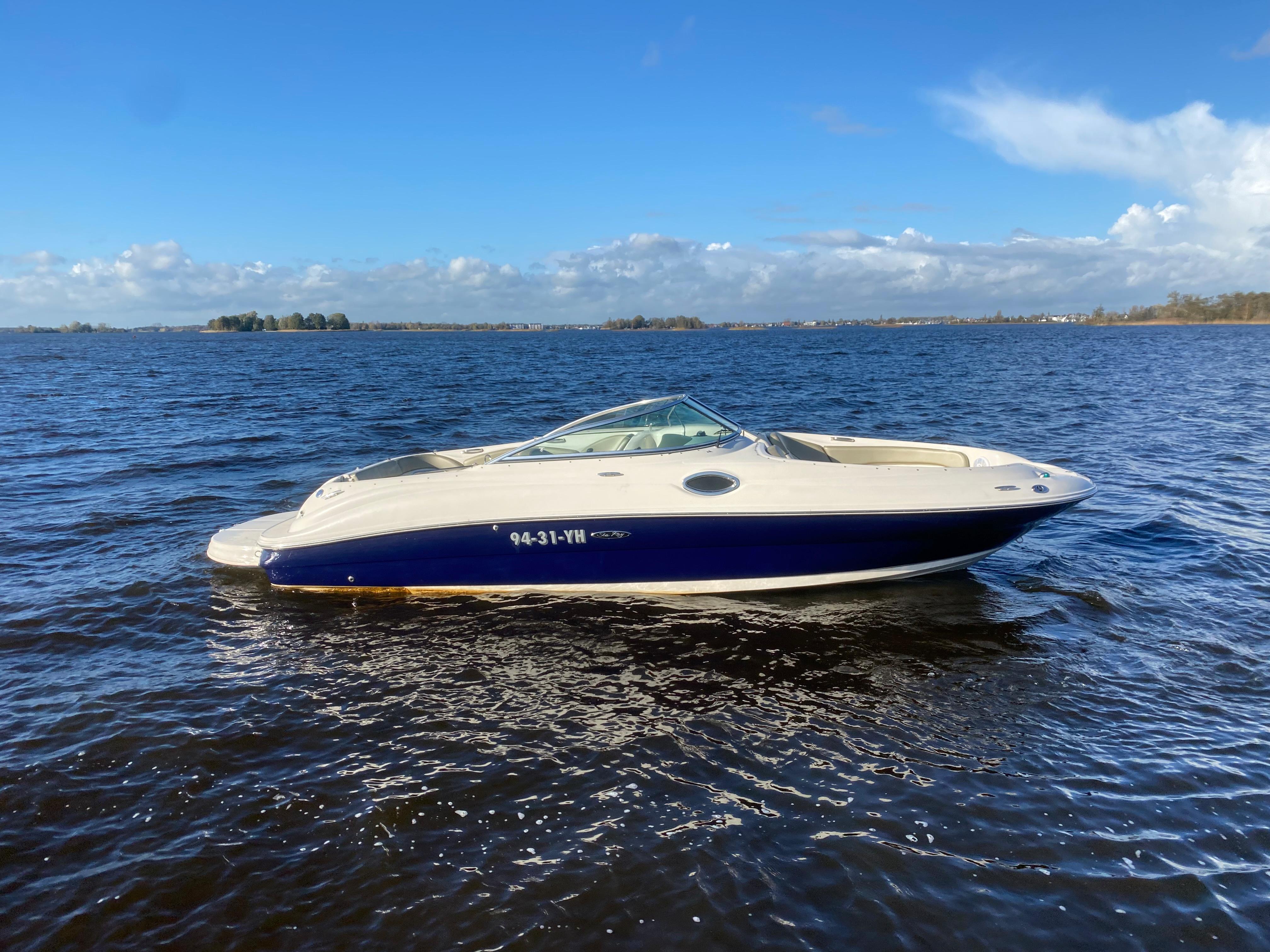 Sea Ray 240 Sundeck