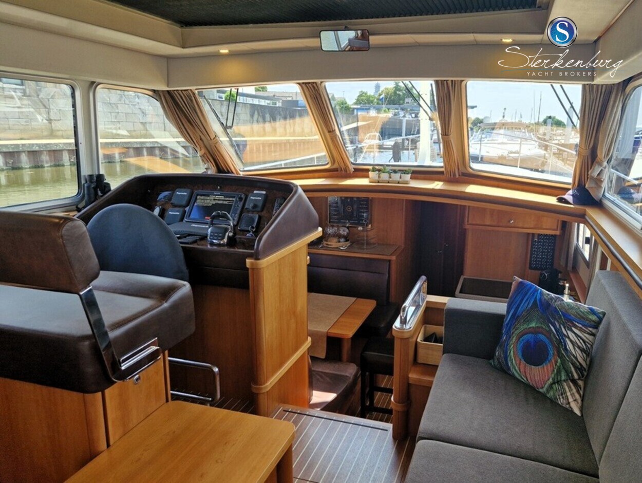 Linssen Grand Sturdy 470 Sedan Wheelhouse