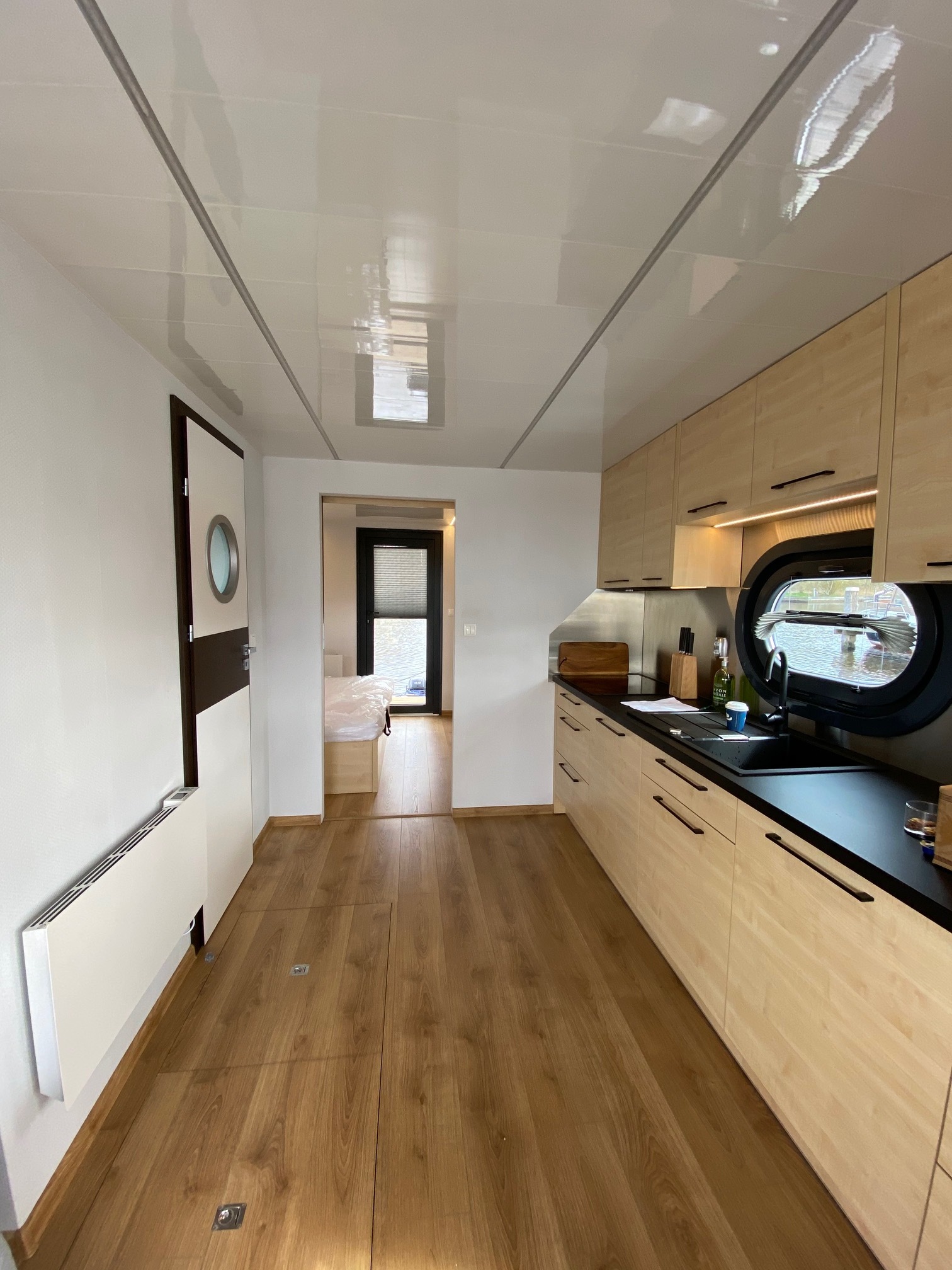 Campi 400 Per Direct Irnsum Ligplaats (Houseboat)