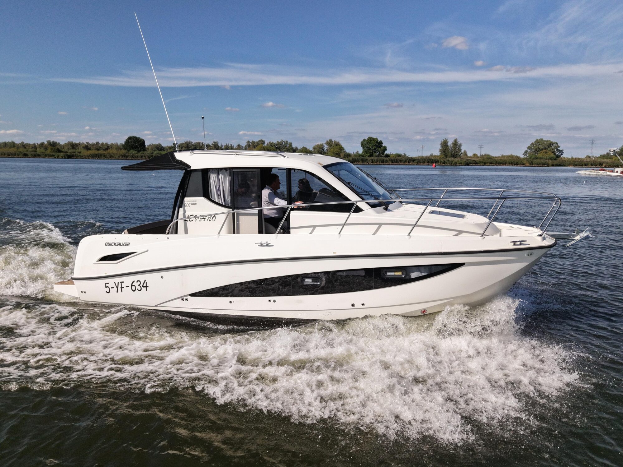 Quicksilver 905 Activ Weekend