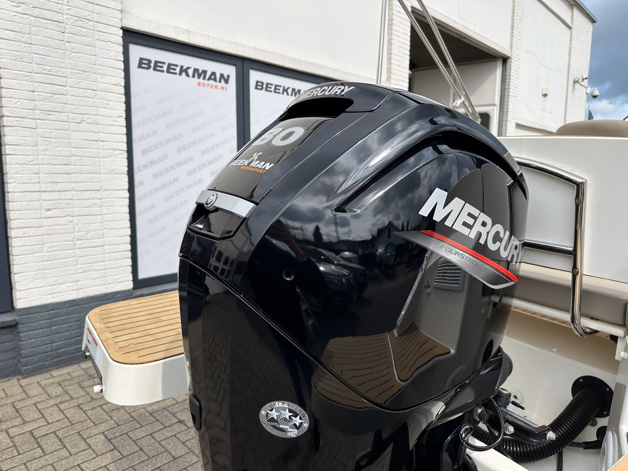 Quicksilver 555 Cabin