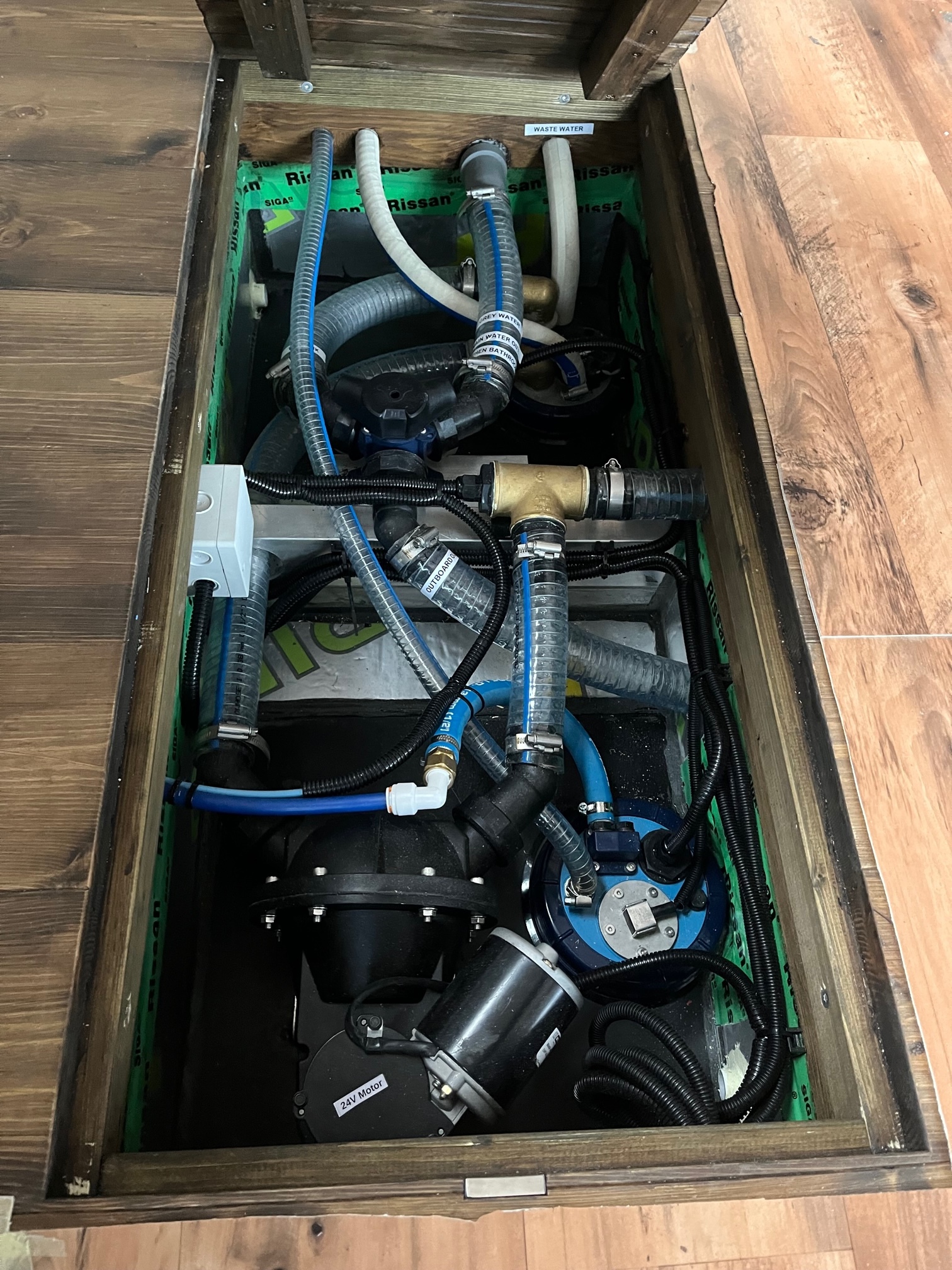 Nordic Season NS 40 Eco 36m2 Houseboat