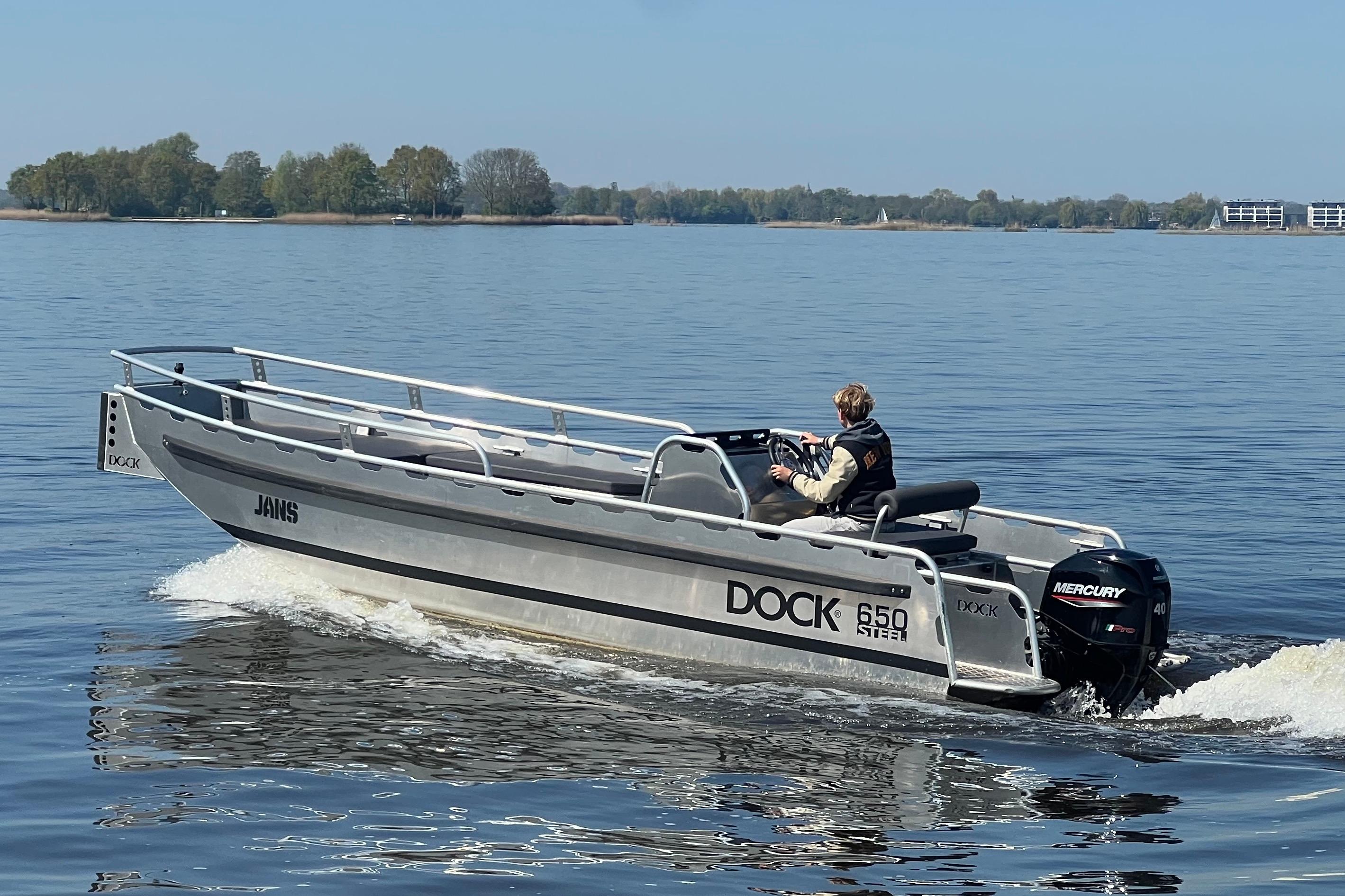 DOCK Steel 650