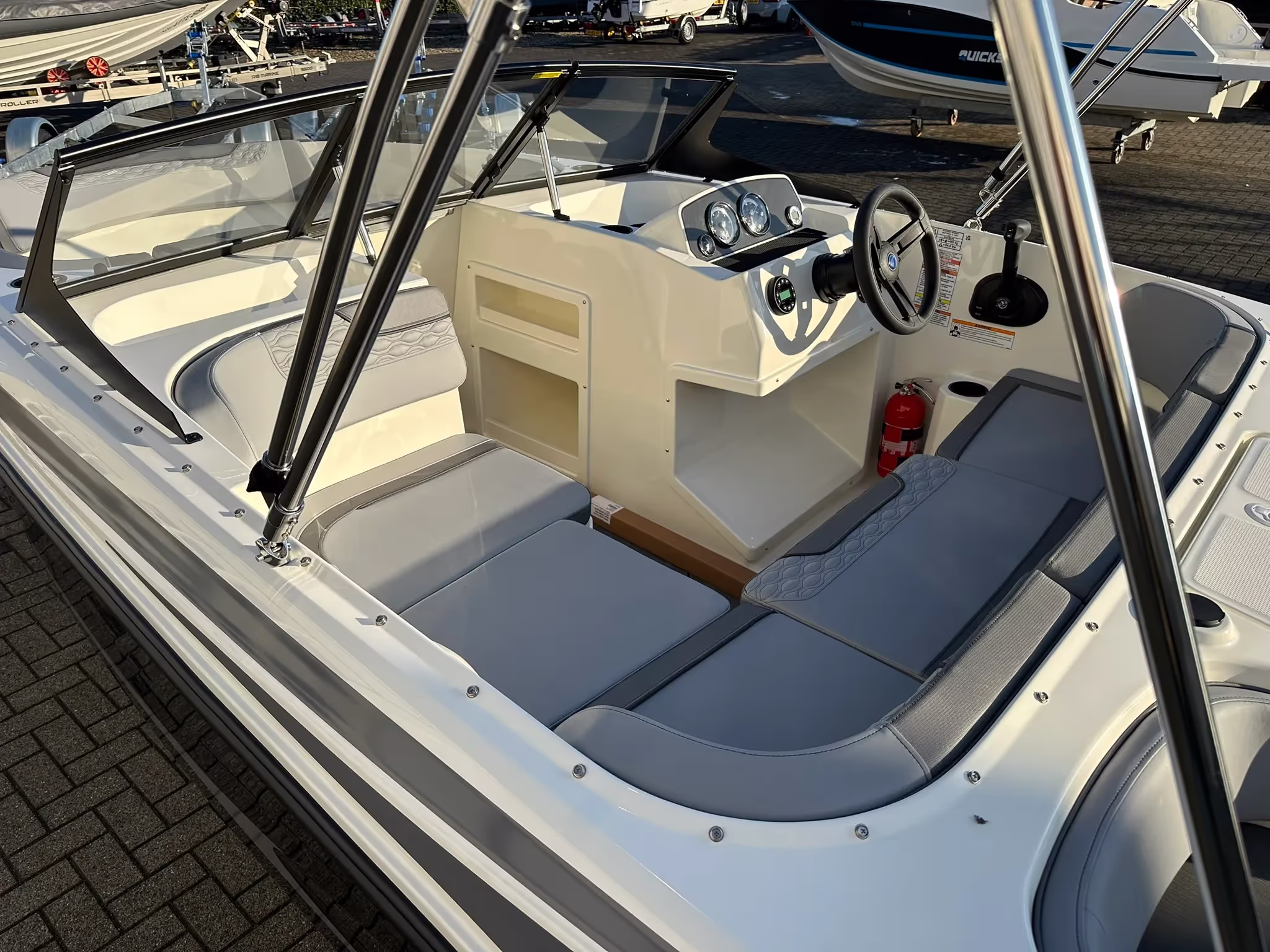 Bayliner Element M17