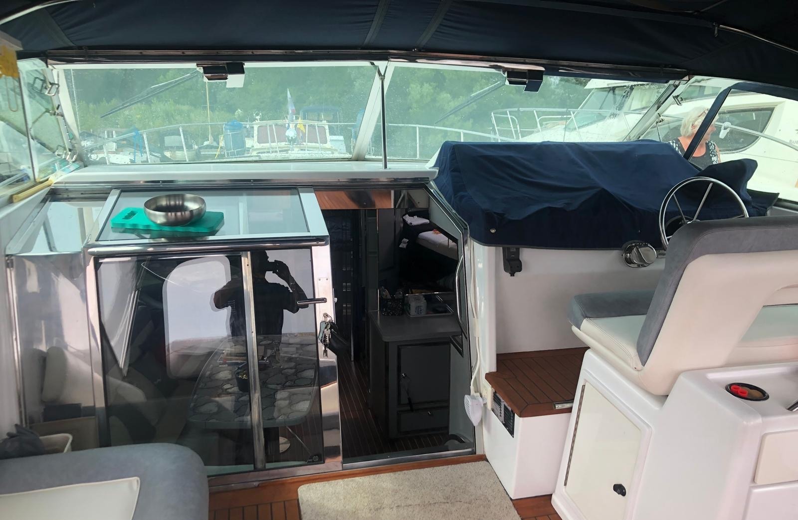 Sea Ray 400 Express Cruiser