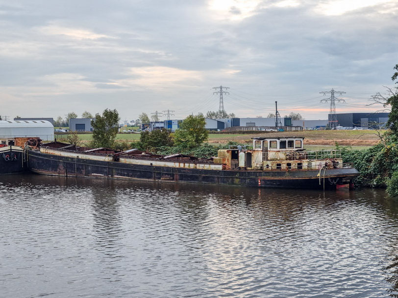 Luxe Motor Elizabeth III 42.46 casco