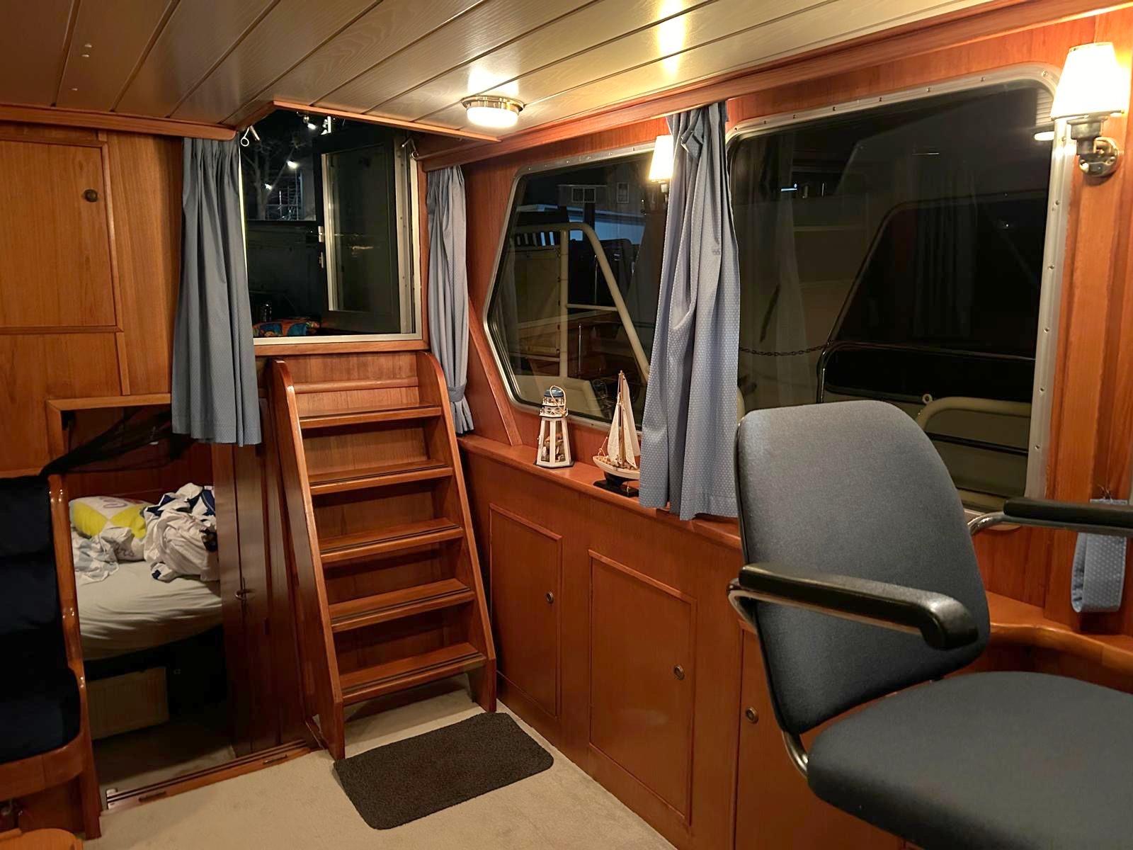 Monty Bank Monty Bank Kotter 41 AK Cabrio