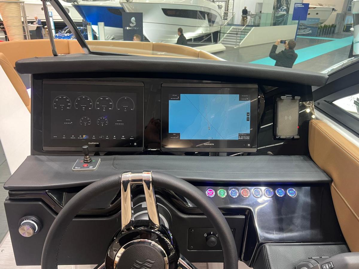 Four Winns H9 Bowrider