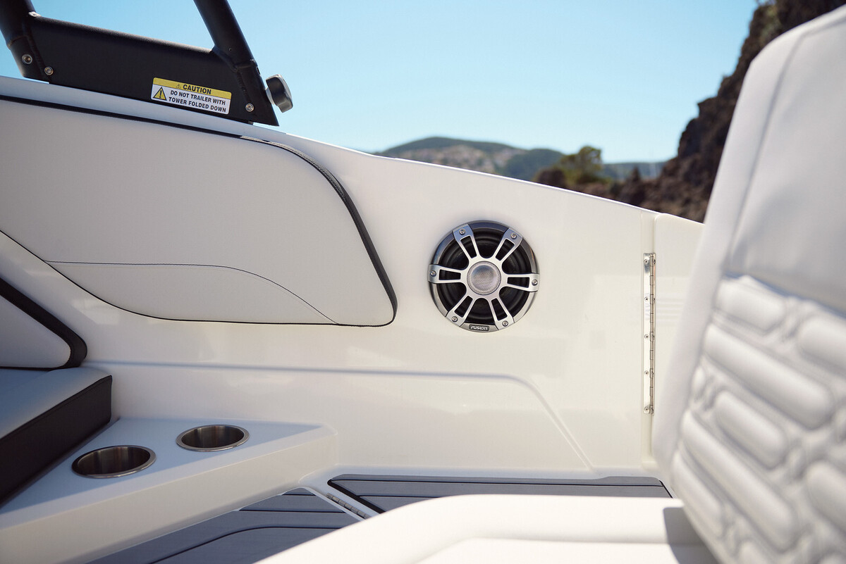 Sea Ray SPX 210 Outboard