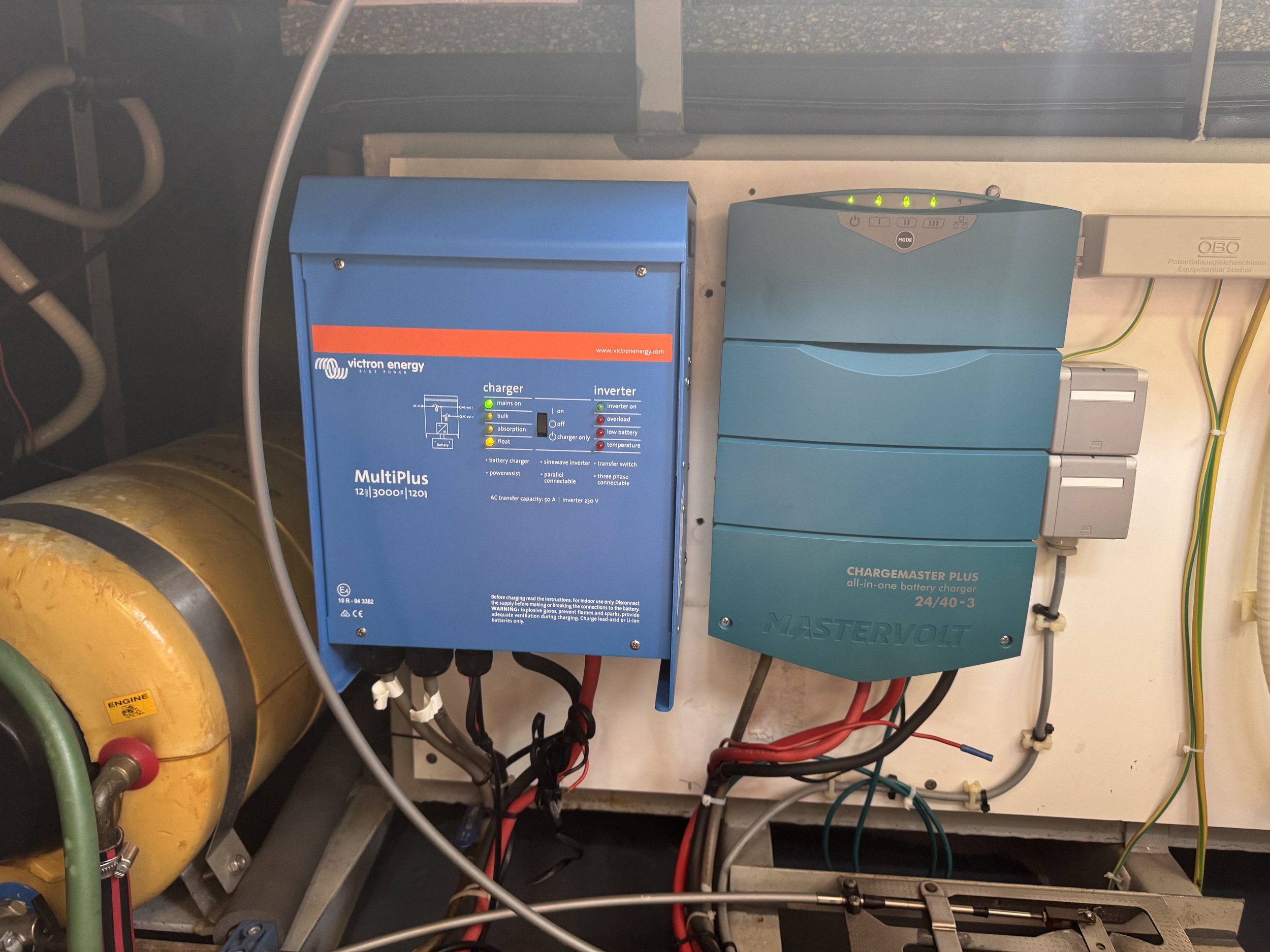 Aquanaut Drifter Trawler 1250 AK