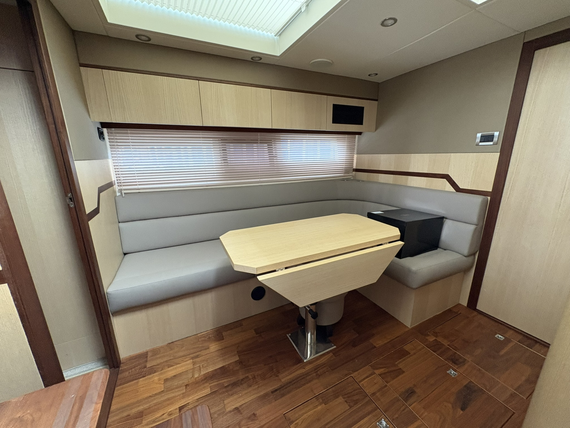 Galeon Yachts Galeon 405 HTL met 2x Volvo Penta D4 260 pk