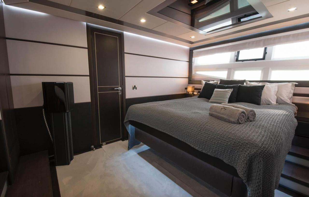 Galeon 700 Raptor Skydeck