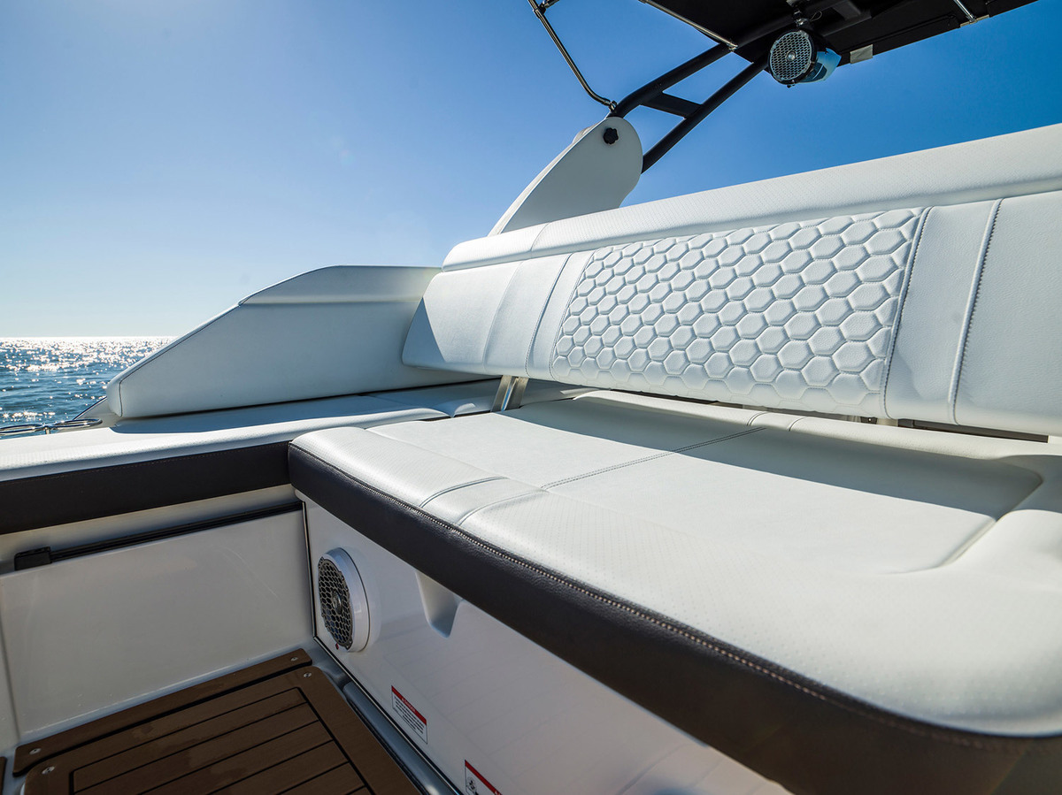 Sea Ray SDX 250