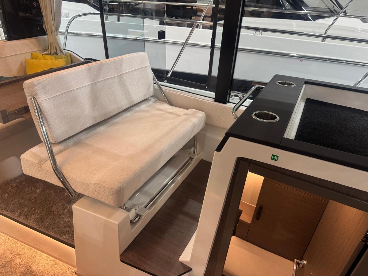 Jeanneau 1095 coupé serie 2