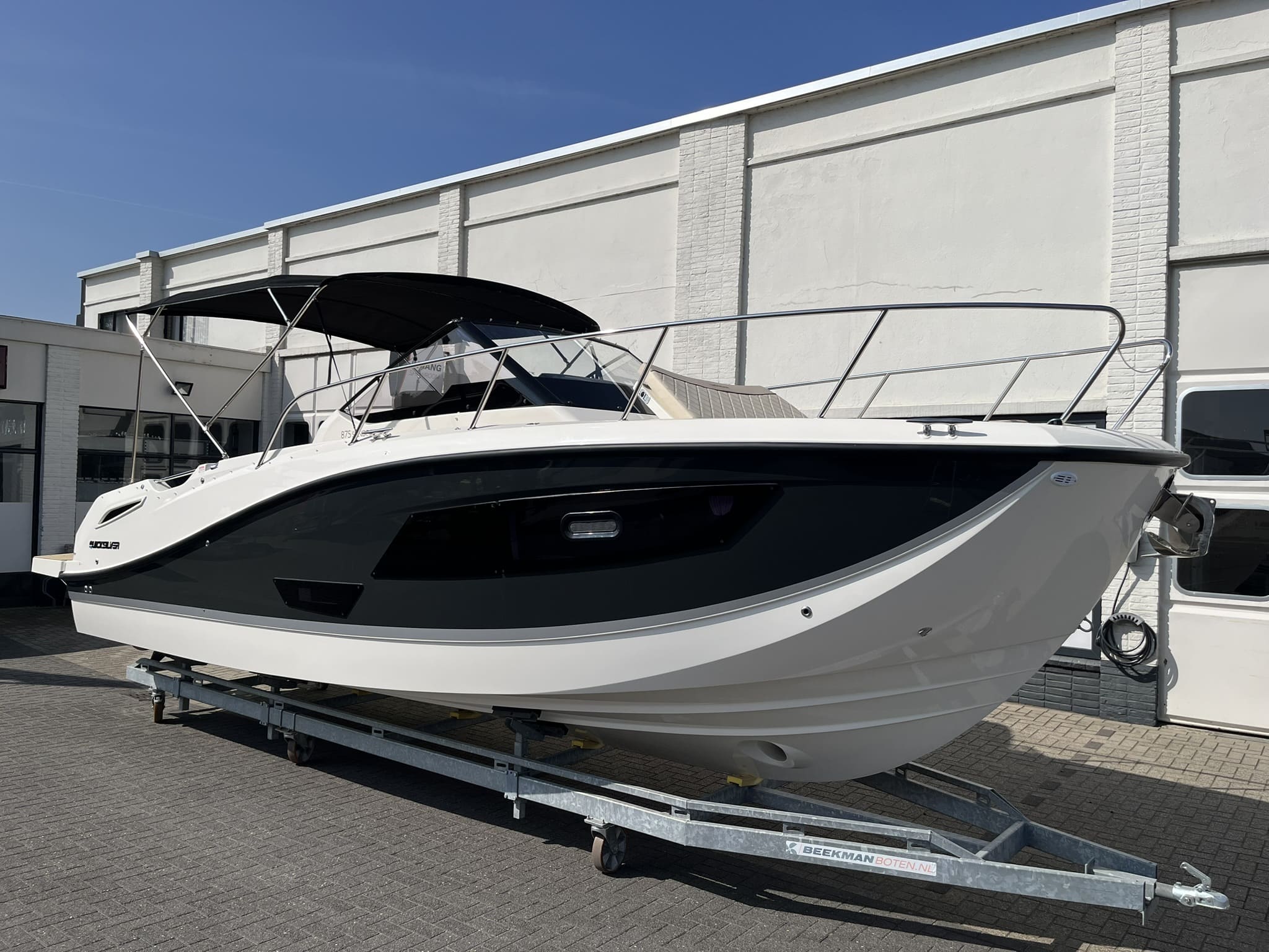 Quicksilver 875 Sundeck