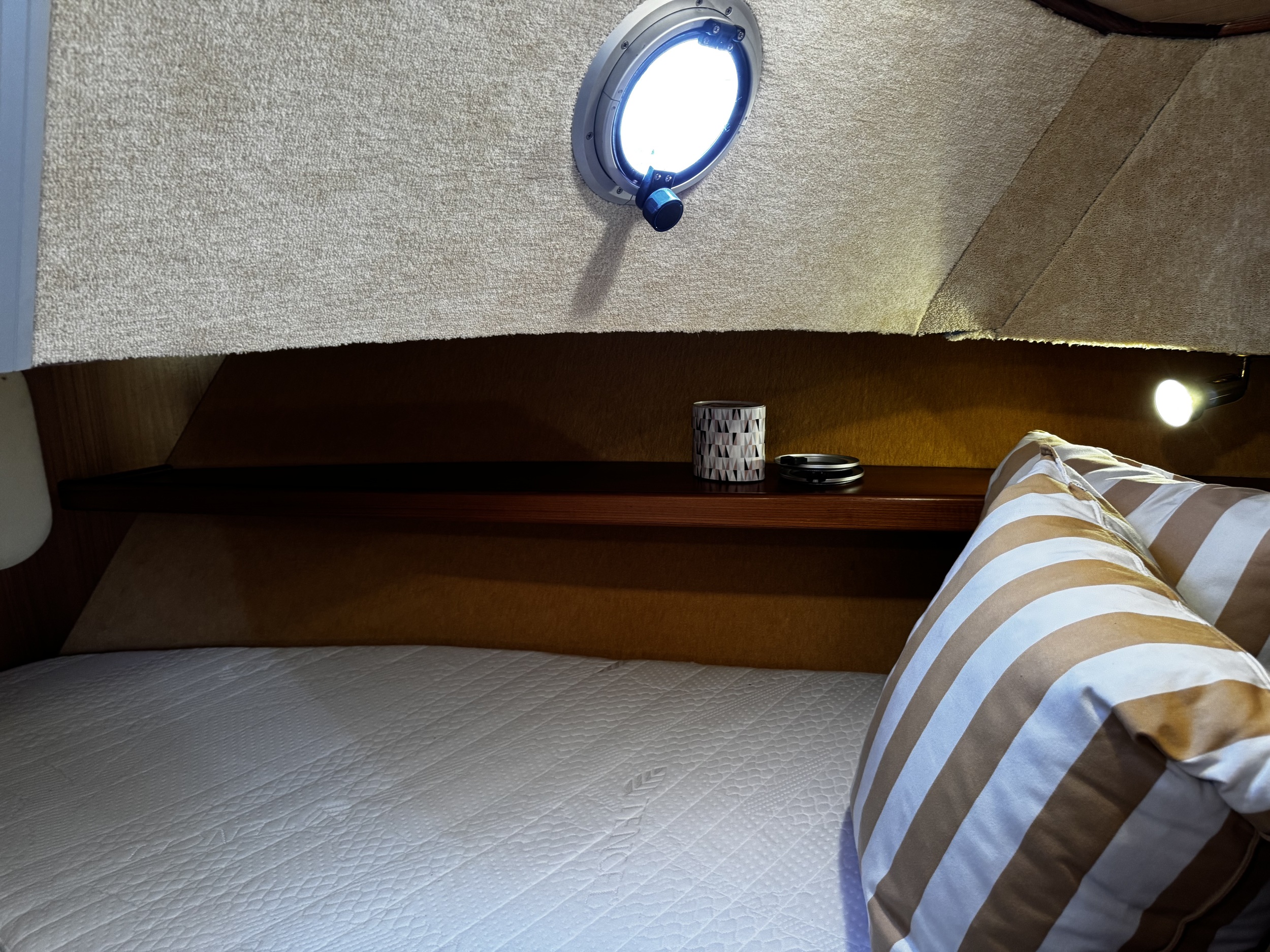 Aquanaut Drifter Trawler 1250 AK