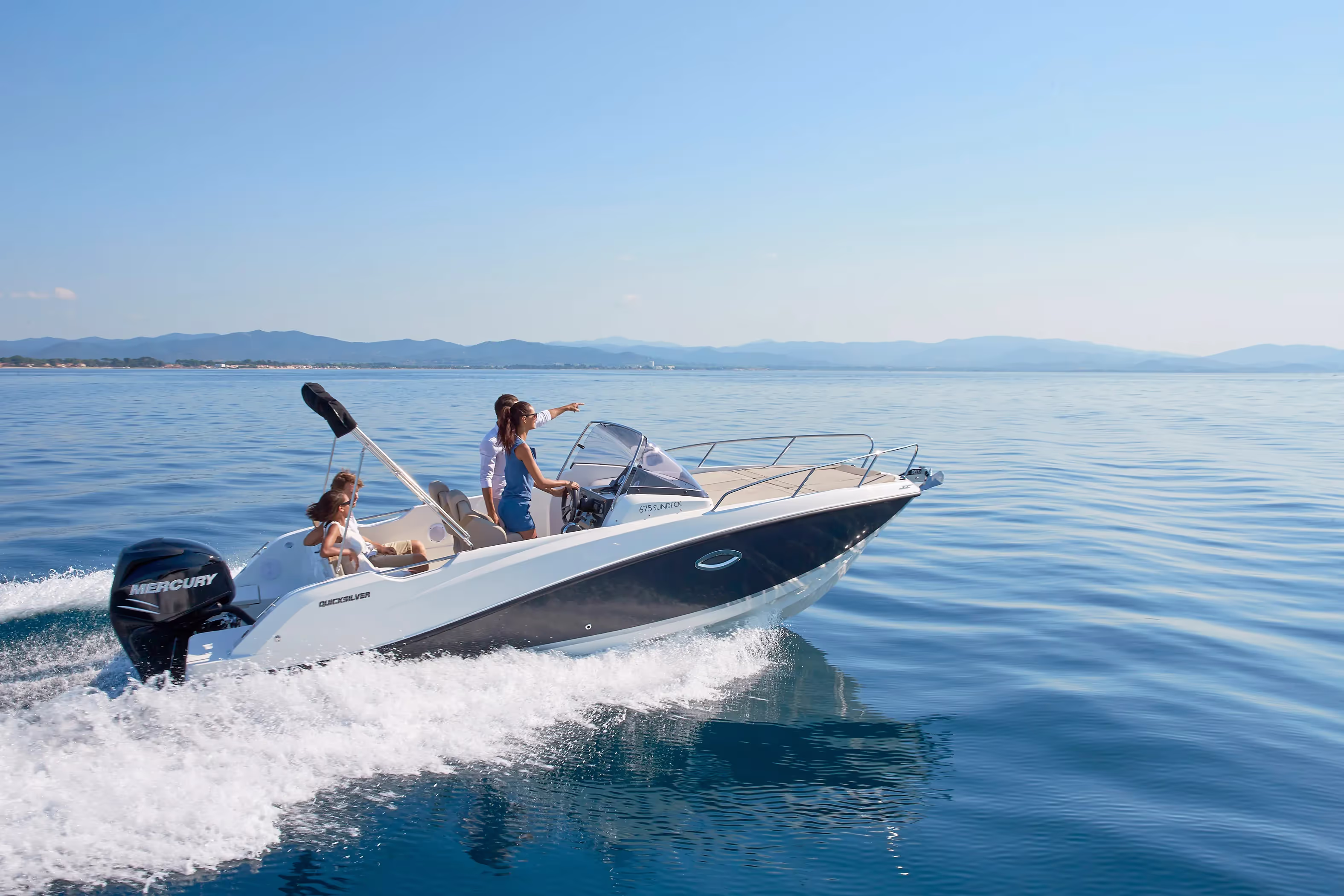 Quicksilver 675 Sundeck
